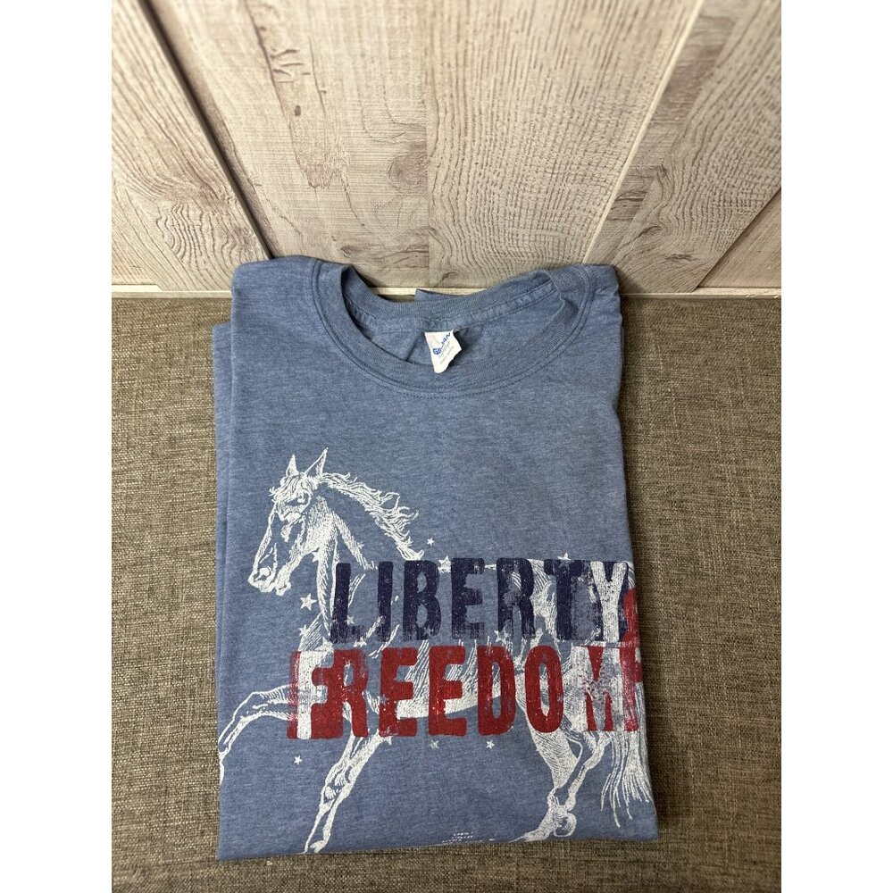 Gildan Softstyle Liberty & Freedom T-Shirt Cotton Blue Patriotic Horse XL Adult - Picture 3 of 6